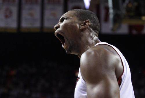 乐鱼体育-【人物】戛然而止的职业生涯 阻碍不了波什的名人堂